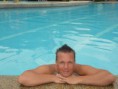 /album/photo-gallery-16-augustus-langkawi/lekker-hangen-in-het-zwembad-800x600-jpg/